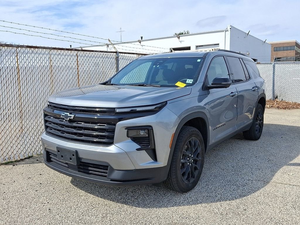 2024 Chevrolet Traverse LT