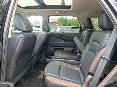 2023 Nissan Pathfinder SL 4WD