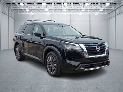 2023 Nissan Pathfinder SL 4WD