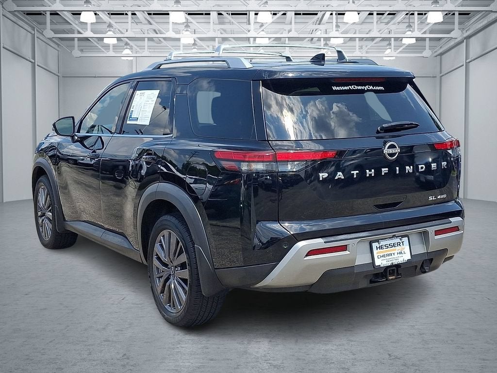 2023 Nissan Pathfinder SL 4WD