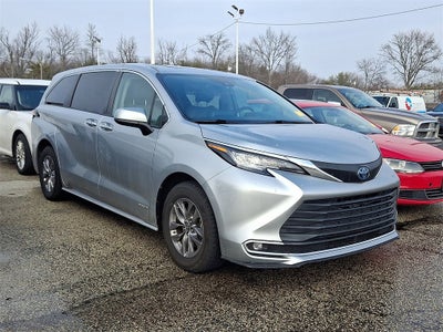 2021 Toyota Sienna XLE
