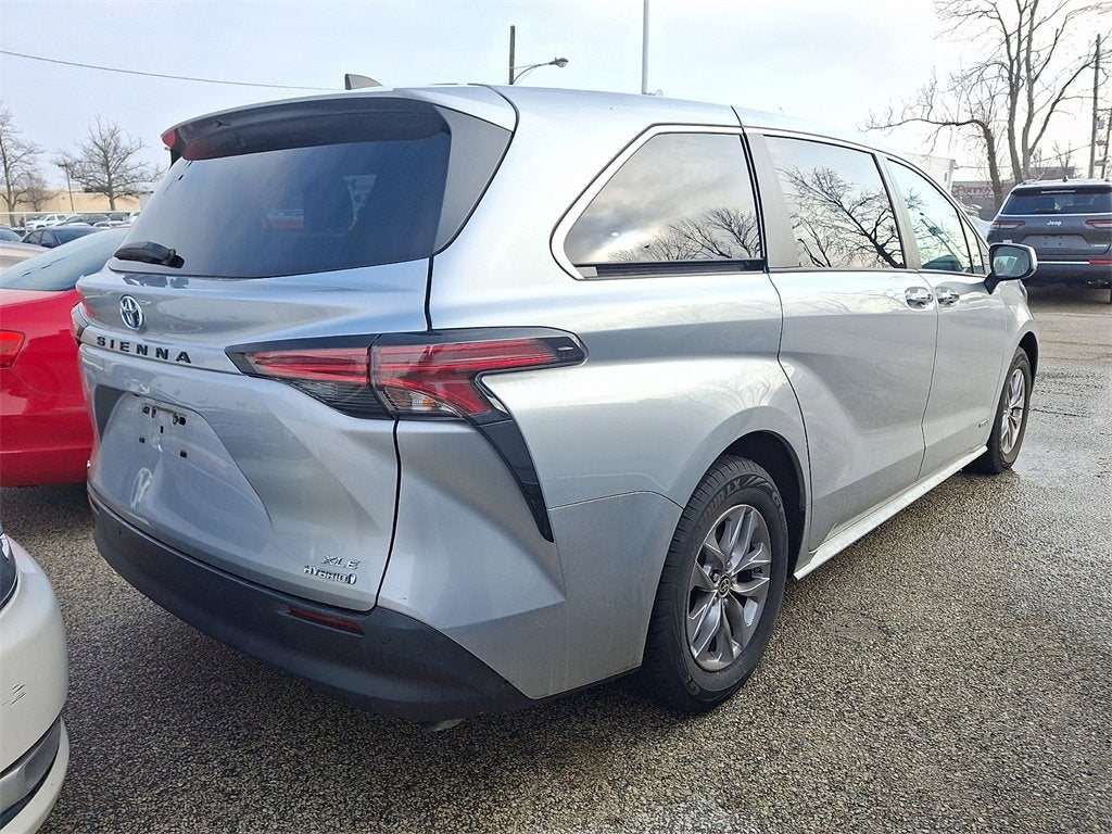 2021 Toyota Sienna XLE