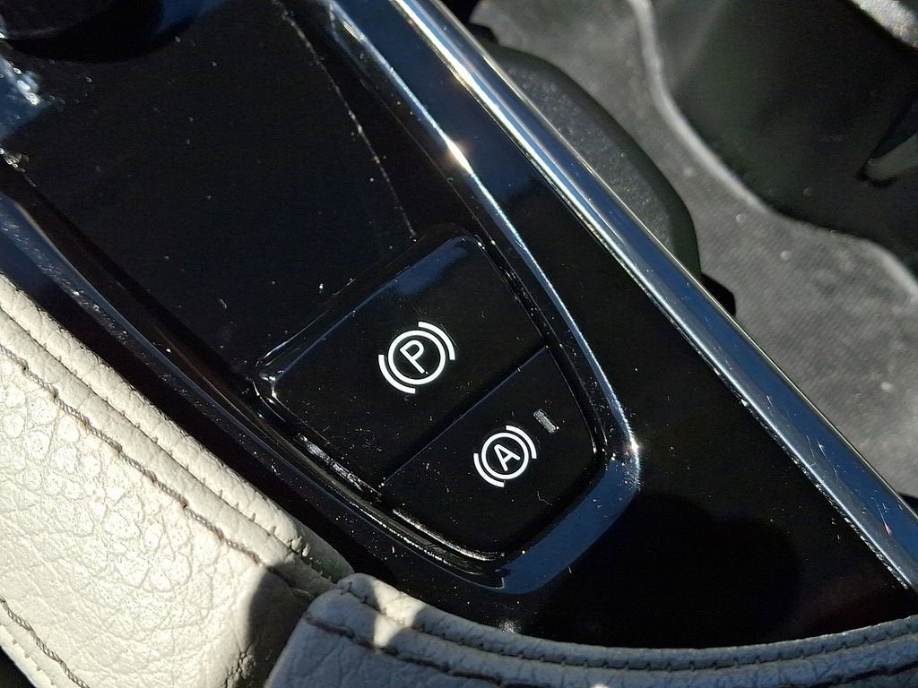 2022 Volvo XC90 T6 Momentum 7 Passenger